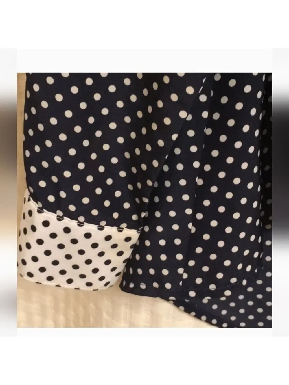 Forever 21 Modest womens size Medium polka dots dark blue white‎ button-d…
